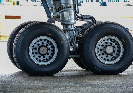 odszkodowanie za lot uszkodzona opona